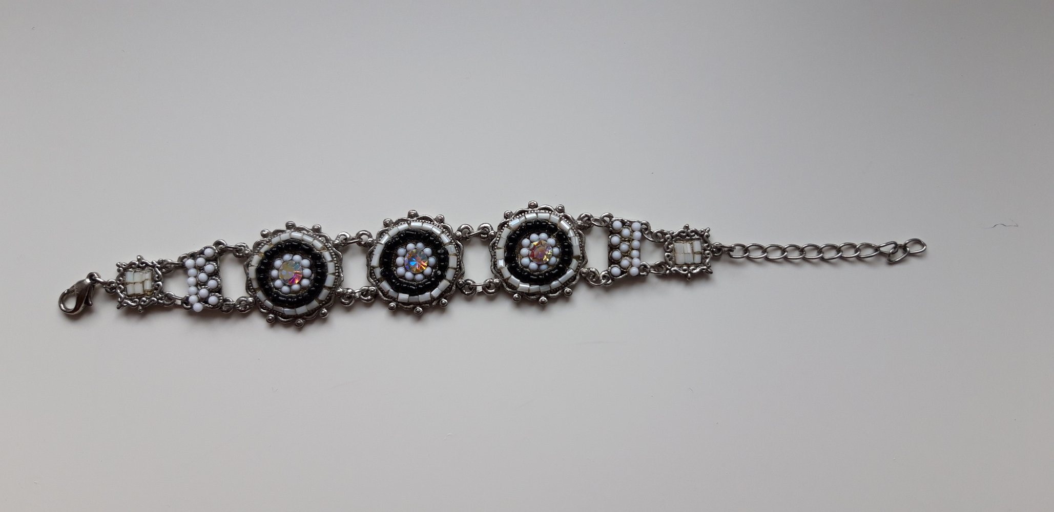 schwarz weiß silbernes Armband