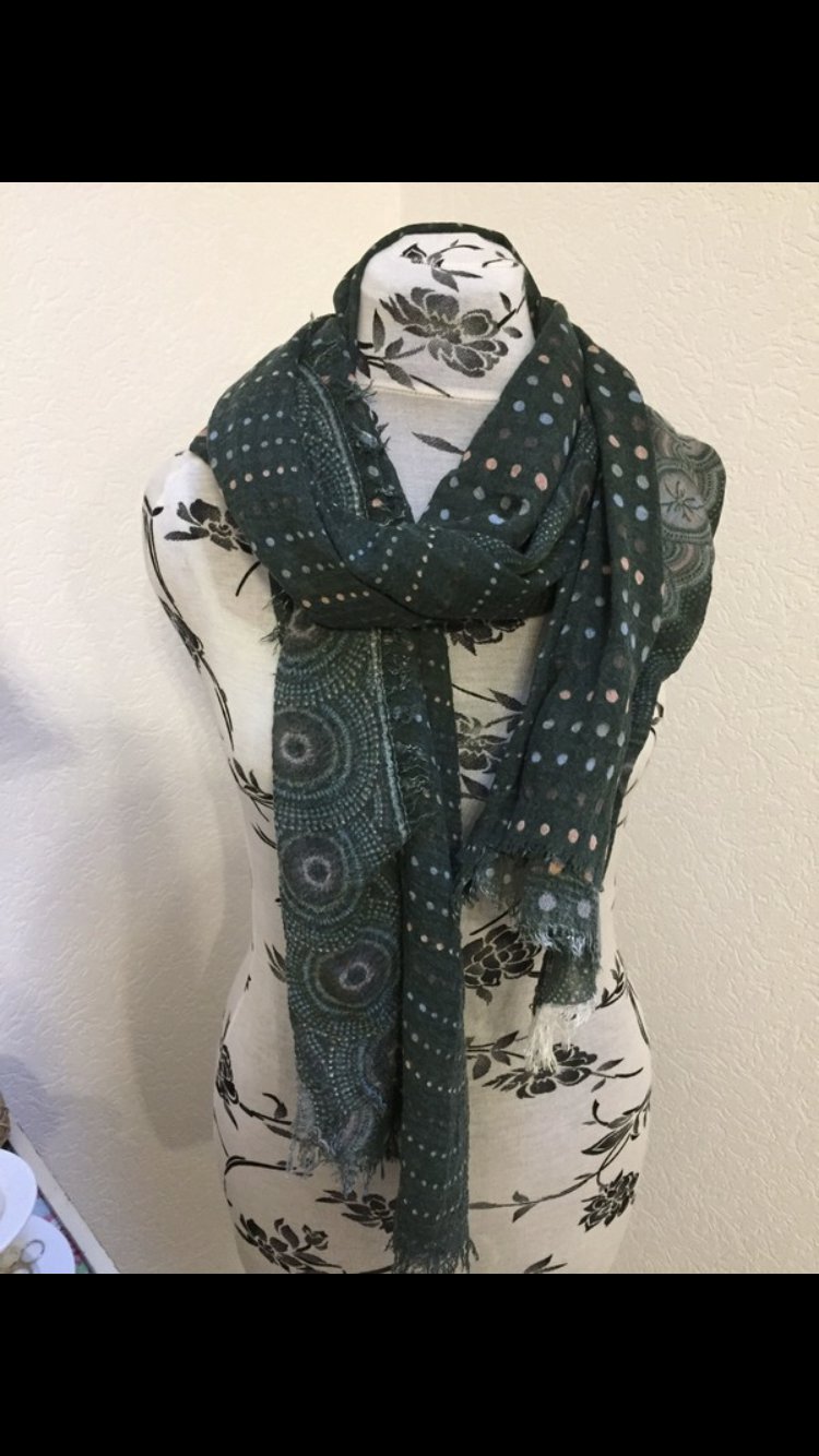 Dünner Schal/ Tuch mit bunten Muster