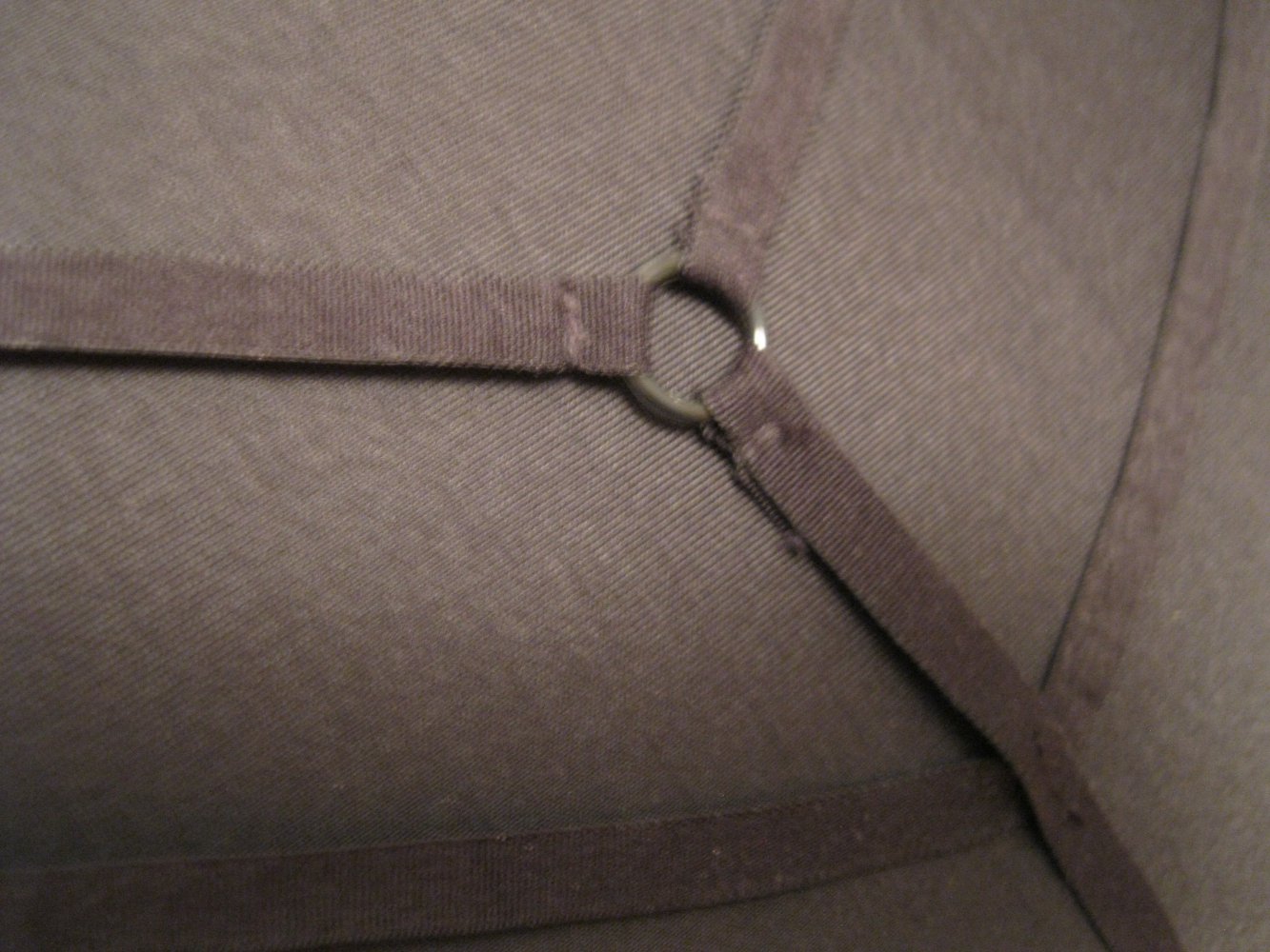 schwarzes Harness