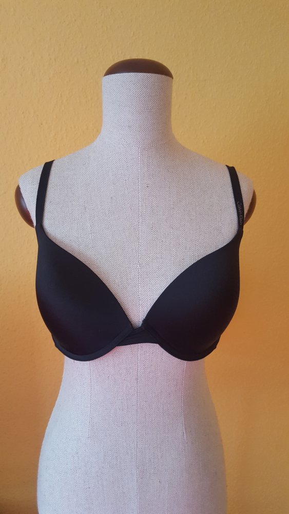 Schwarzer Push Up BH von Calvin Klein 36C