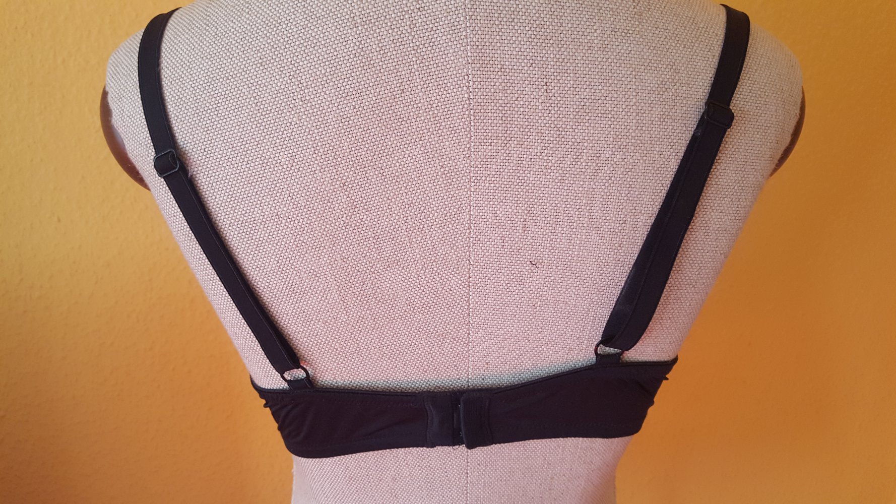 Schwarzer Push Up BH von Calvin Klein 36C
