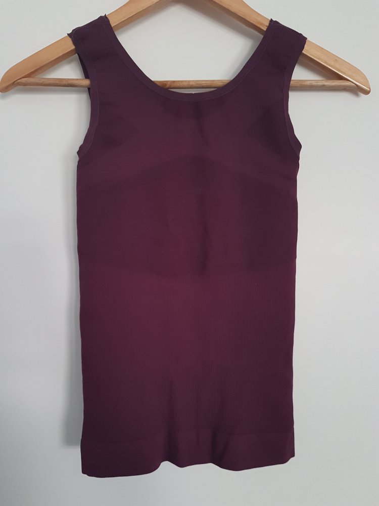 Formendes Top dunkel beere Jolinesse M
