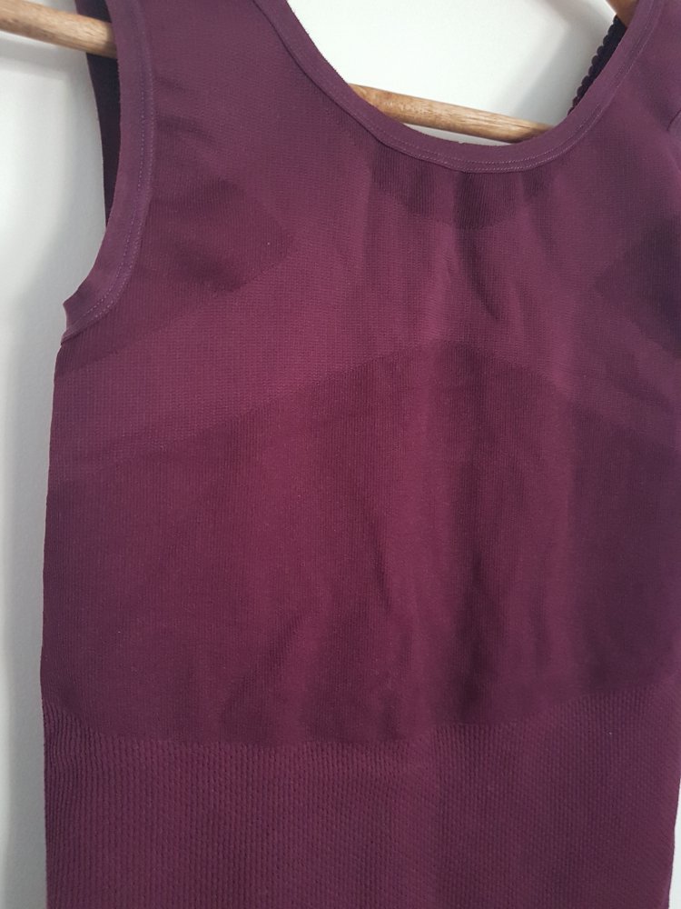 Formendes Top dunkel beere Jolinesse M