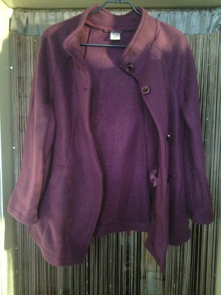 Jacke, Fleecejacke Gr. 42, Farbe Beere, Top Zustand.