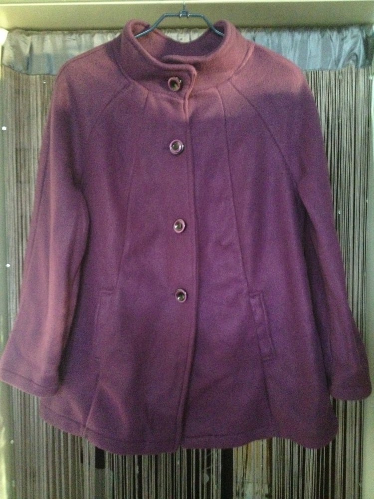 Jacke, Fleecejacke Gr. 42, Farbe Beere, Top Zustand.