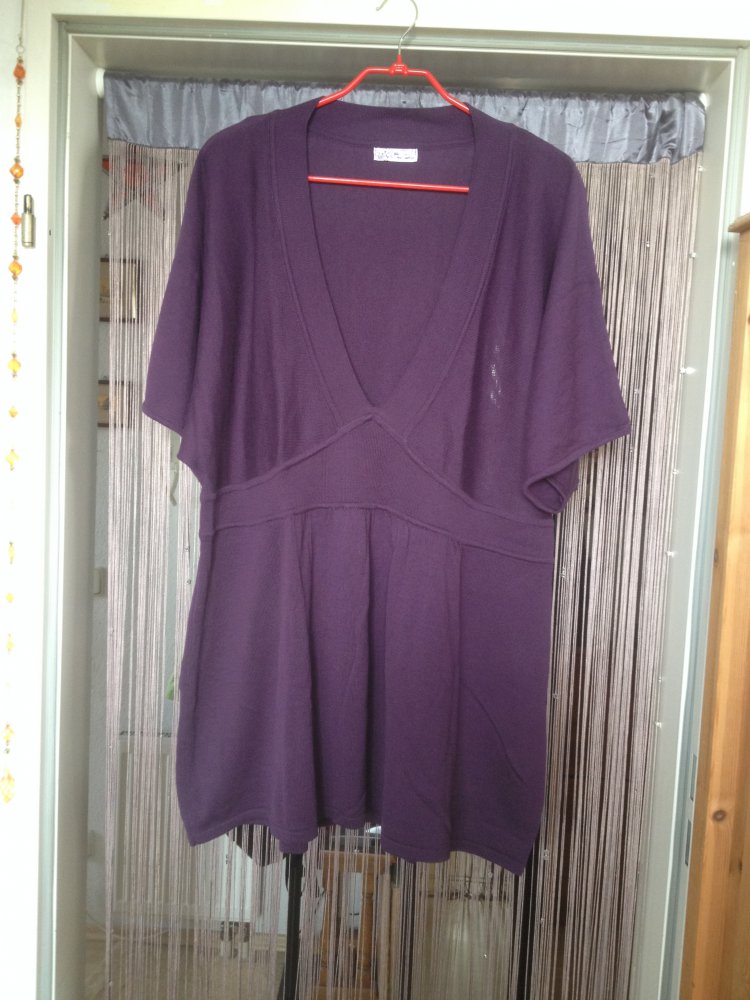 Tunika Gr. 52/54, aubergine-/ beerenfarben, Feinstrick, ungetragen