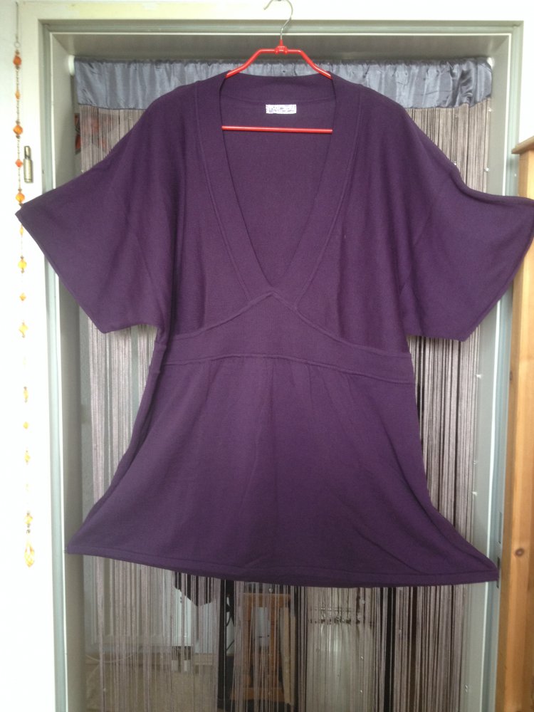 Tunika Gr. 52/54, aubergine-/ beerenfarben, Feinstrick, ungetragen