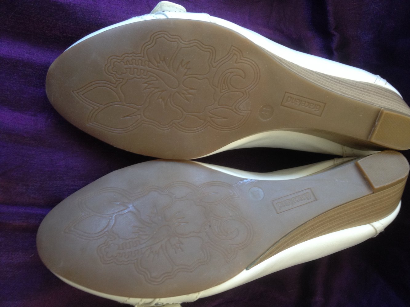 Weiße Pumps mit Keilabsatz Gr. 41