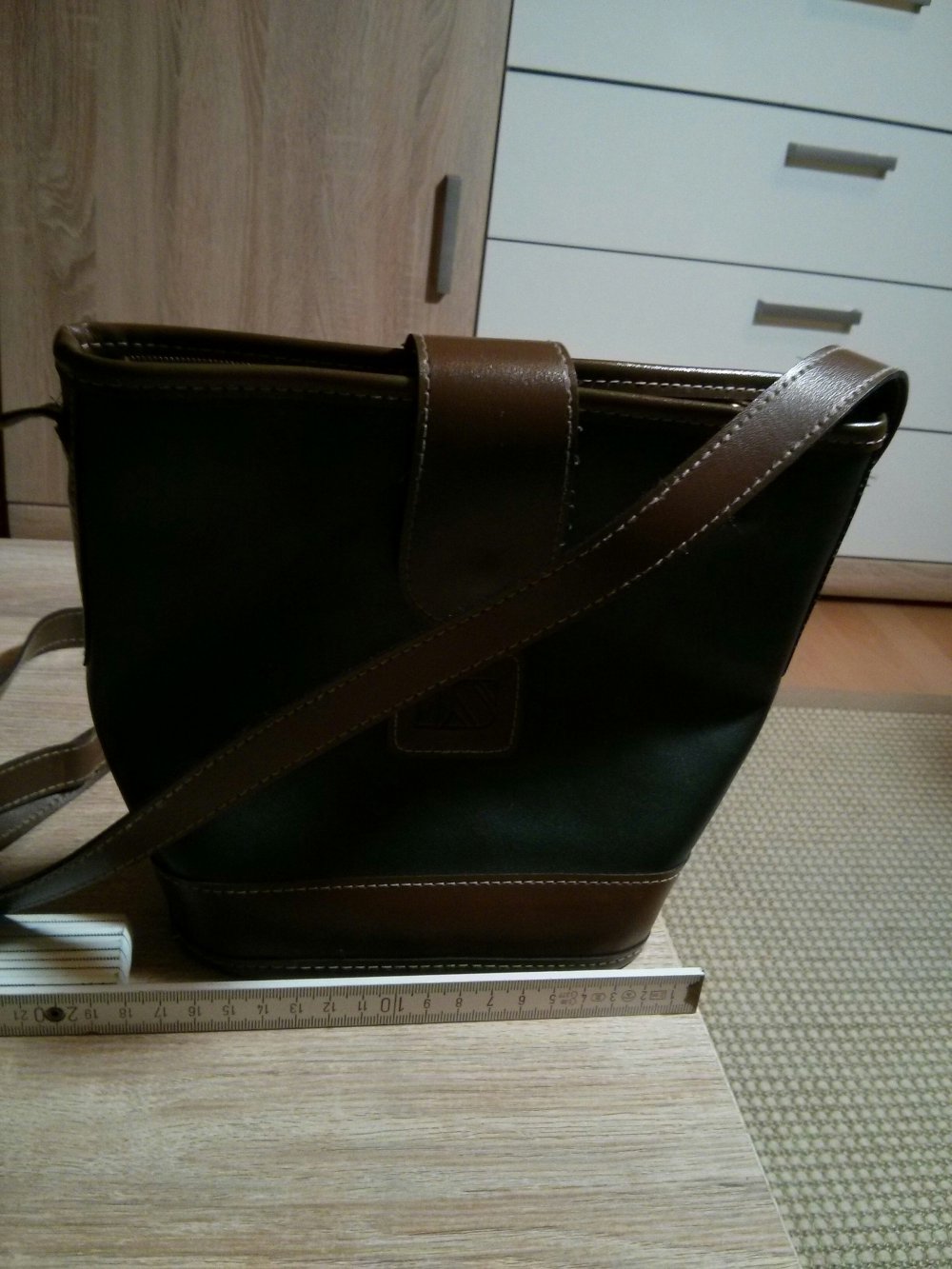 Grün braune kleine Handtasche