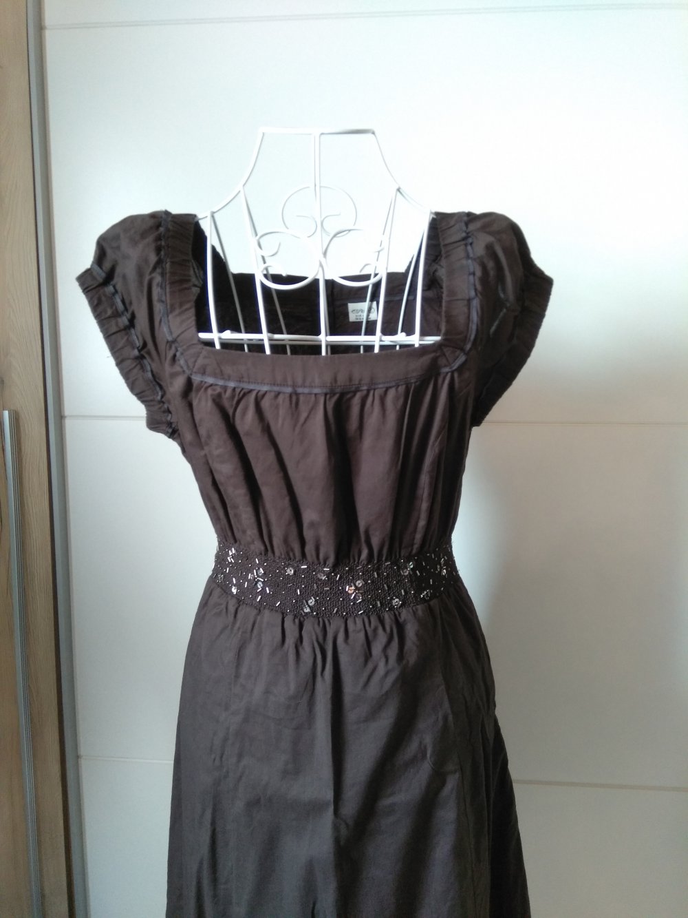 Braunes Kleid mit Paillettengummizug
