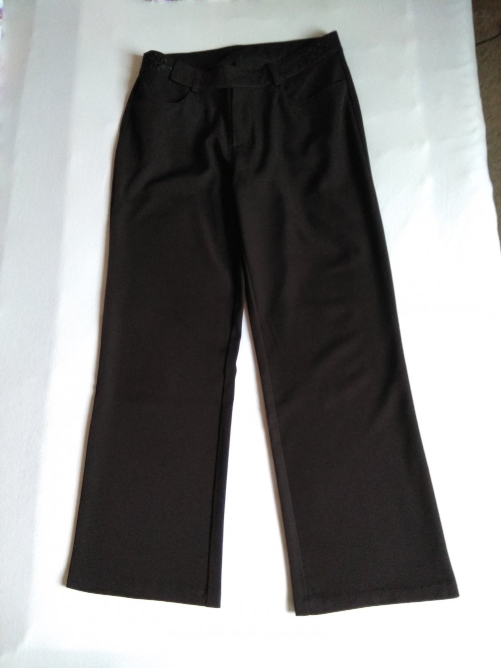 Schwarze weite Hose