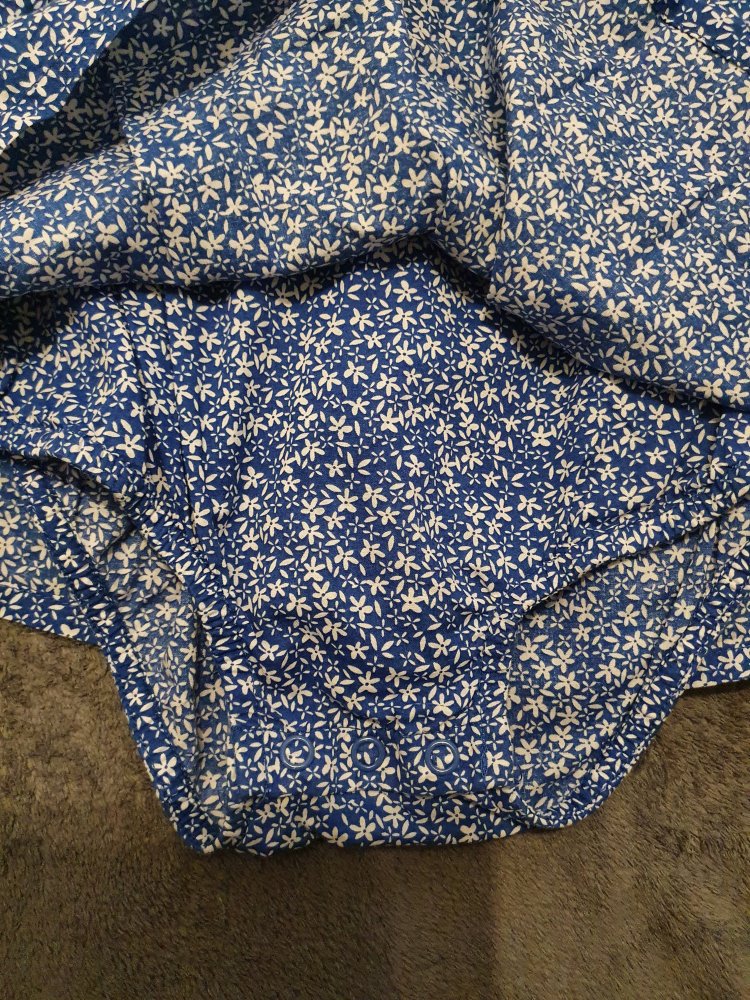 Blau weißes Blümchen Kleid