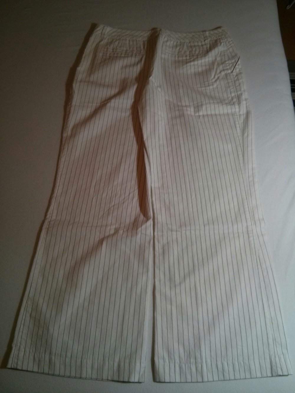 Weiße gestreifte leichte Sommer Hose