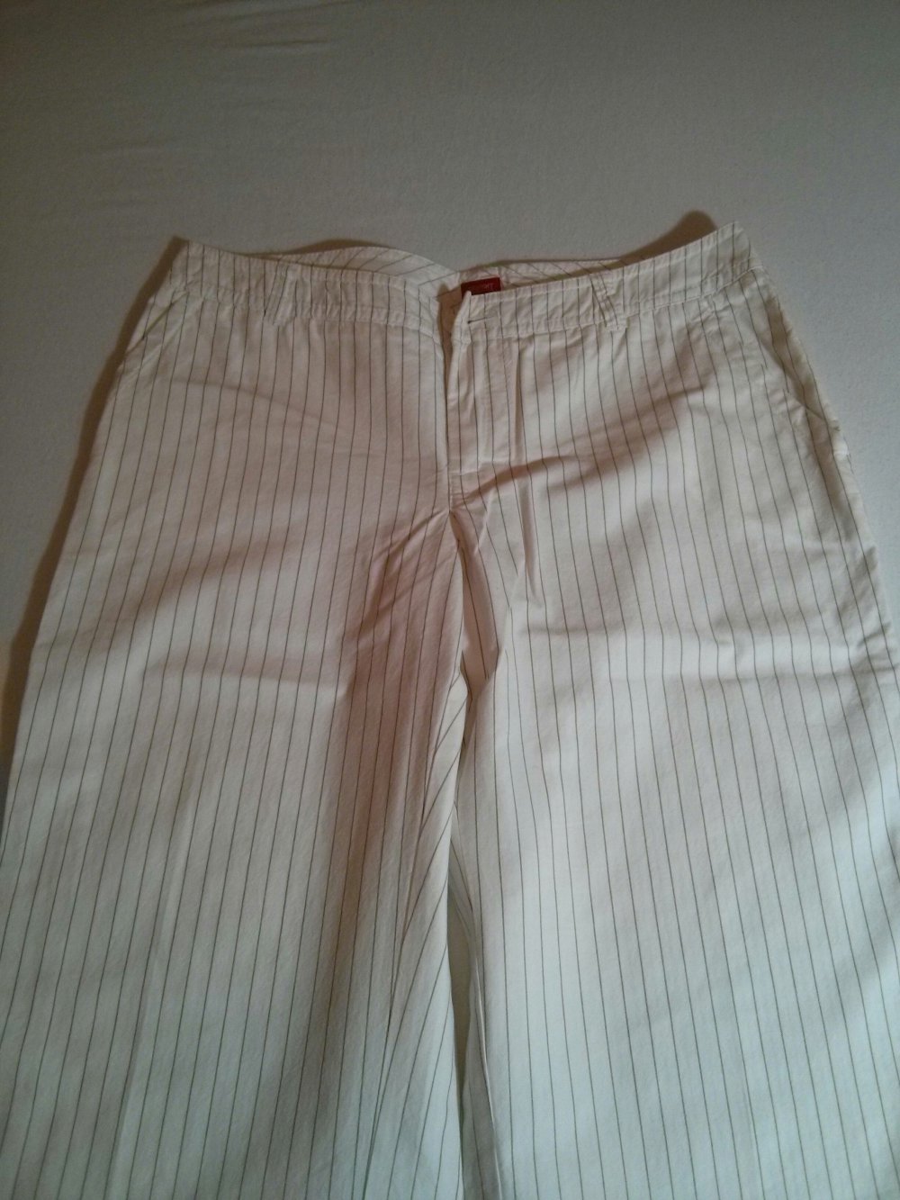 Weiße gestreifte leichte Sommer Hose