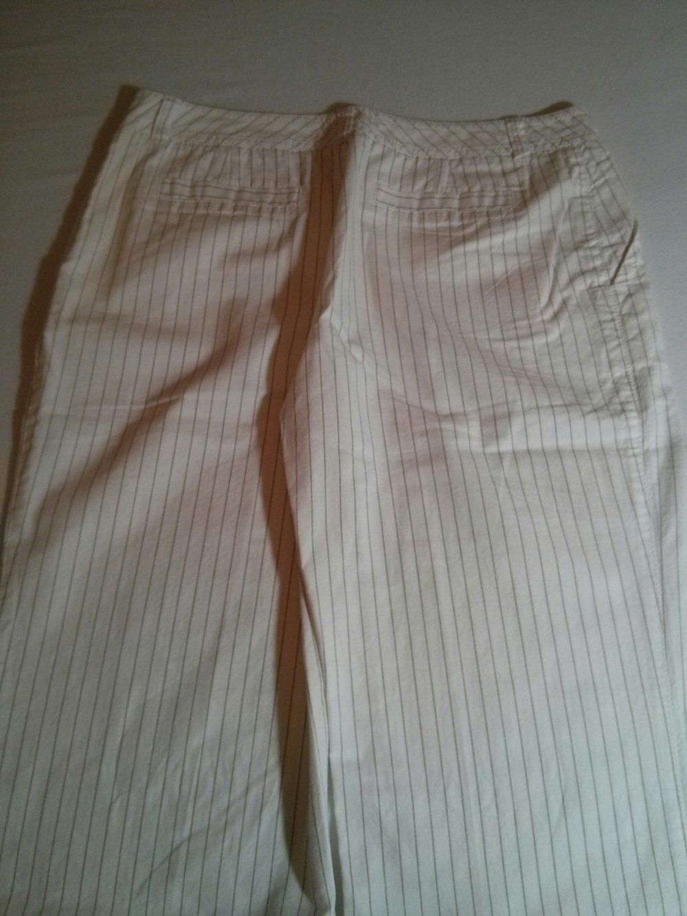 Weiße gestreifte leichte Sommer Hose