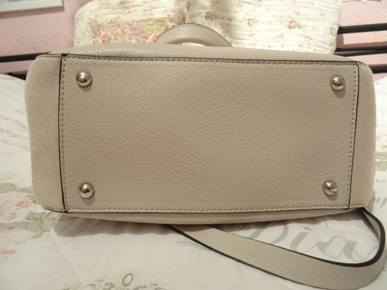 Graue Handtasche / Umhängetasche neuwertig