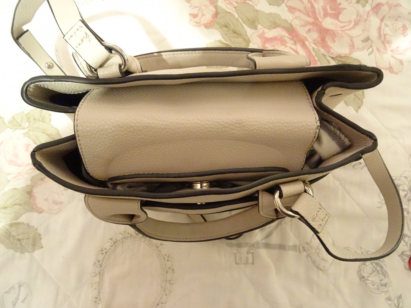 Graue Handtasche / Umhängetasche neuwertig