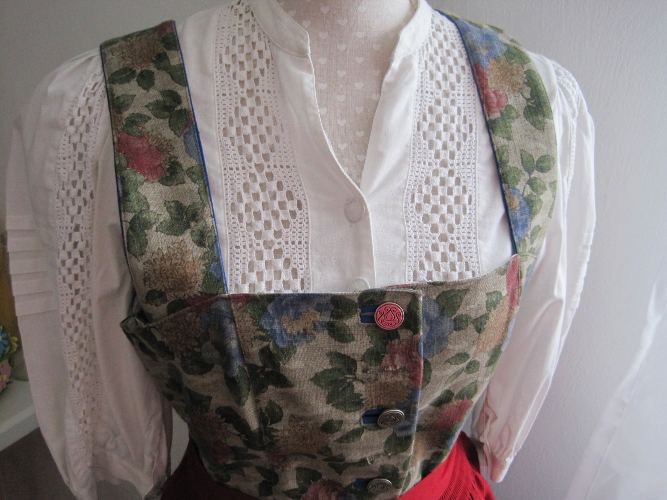 Dirndl Damen mit Trachtenbluse