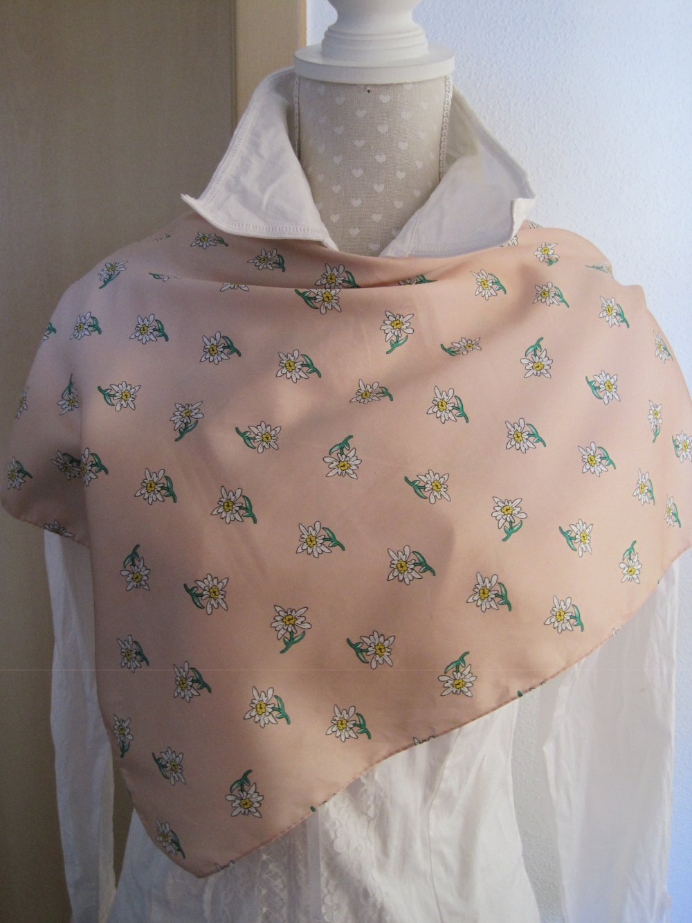 Schal Tuch Damen Oktoberfest Dirndl Edelweiß