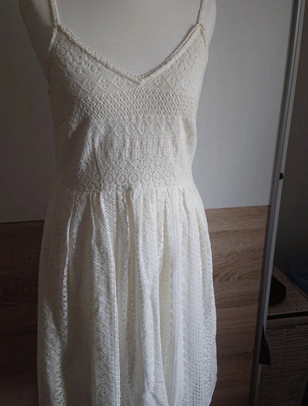 Weißes Kleid