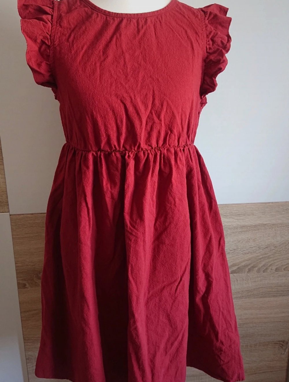 Rotes Kleid Umstandskleid