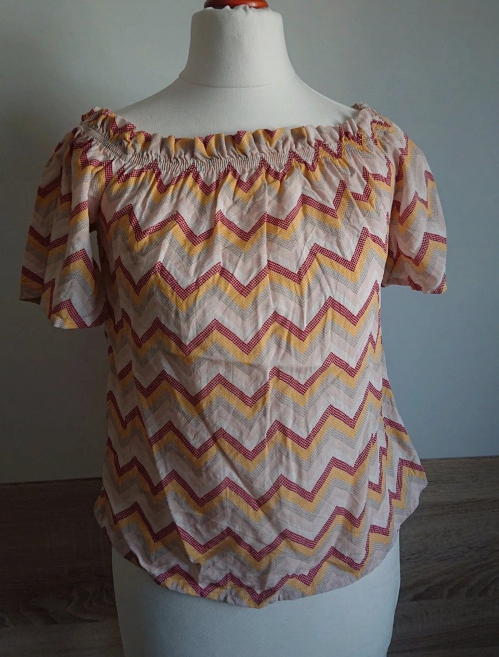 Gemusterte kurzärmelige T-Shirt Bluse