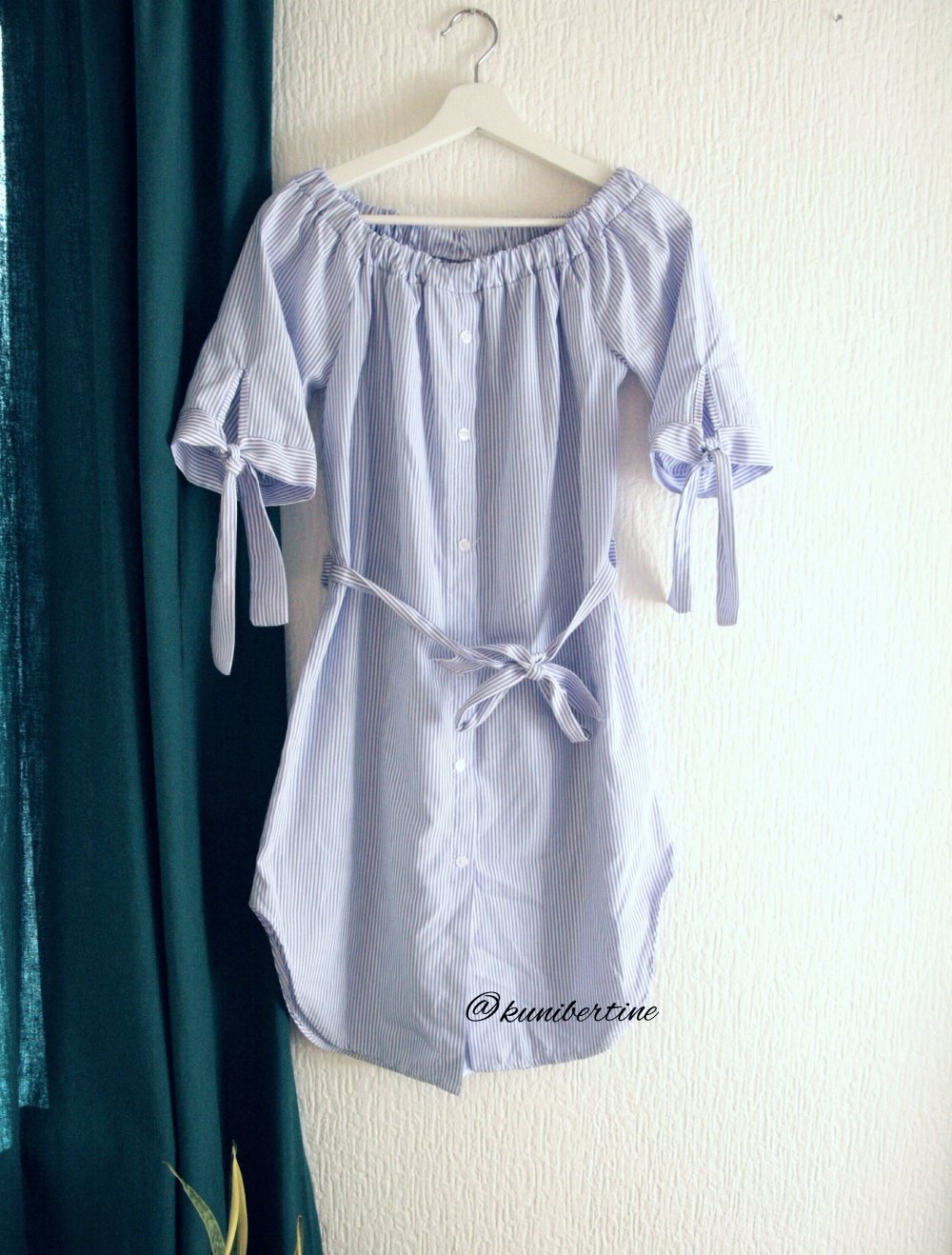 Gestreiftes Hemdkleid Offshoulder