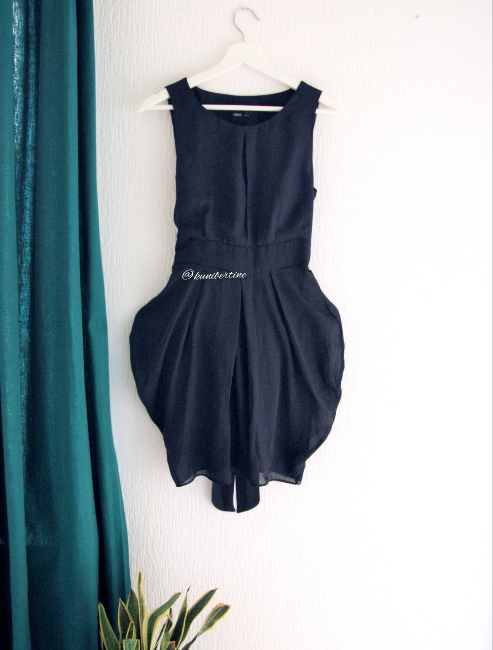 Dunkelblaues Kleid von Asos Gr S