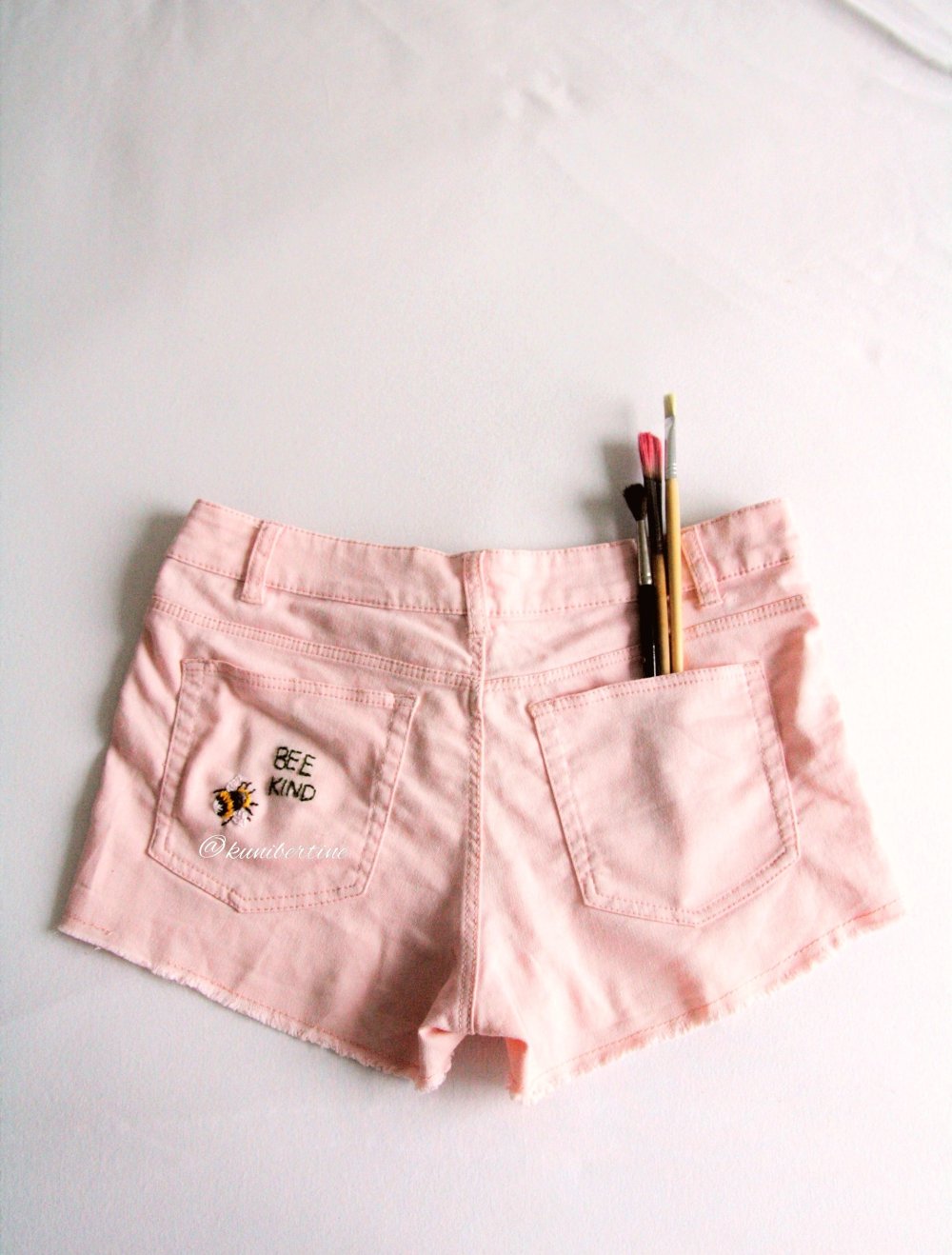 Jeansshorts mit  Embroidery bee kind