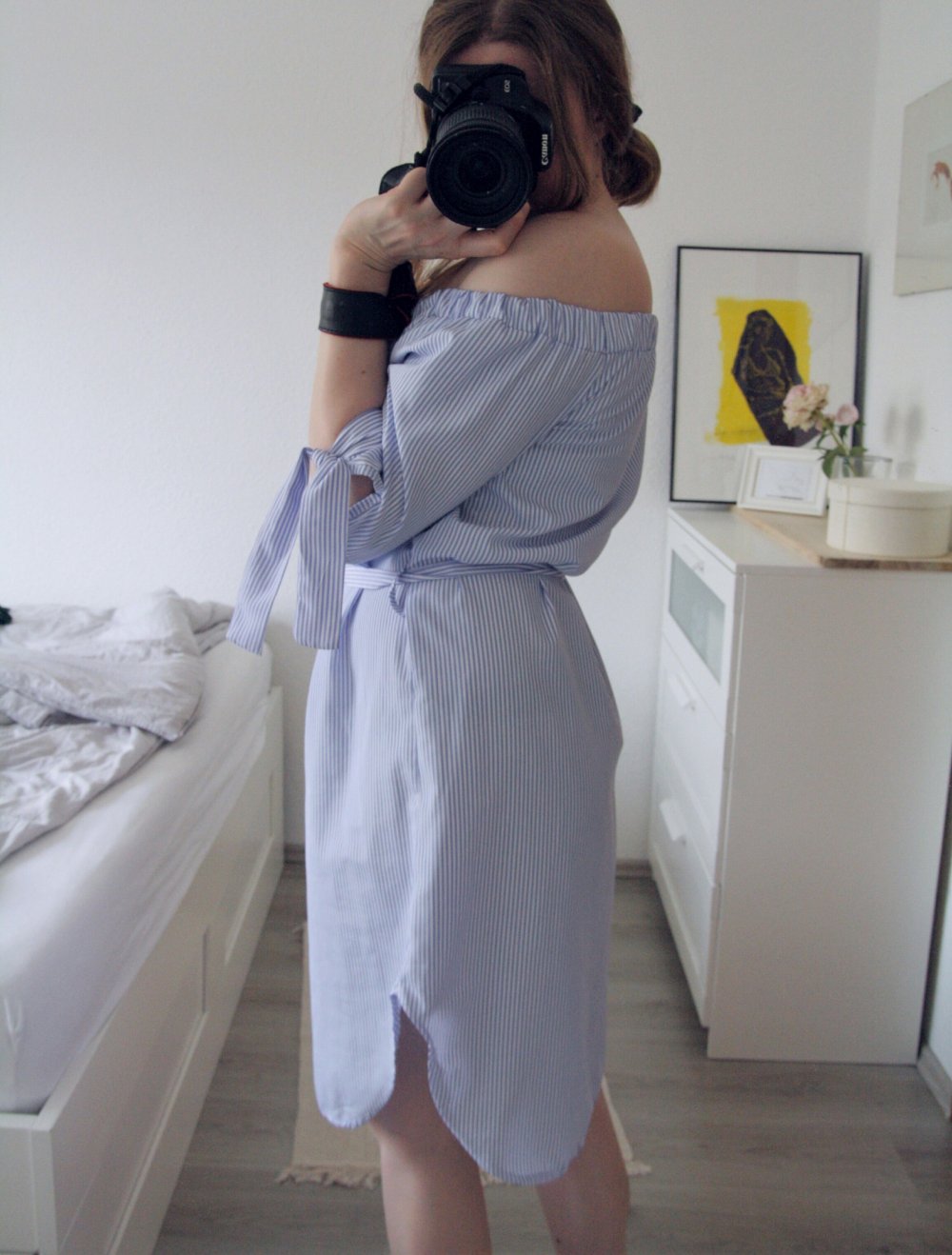 Gestreiftes Hemdkleid Offshoulder