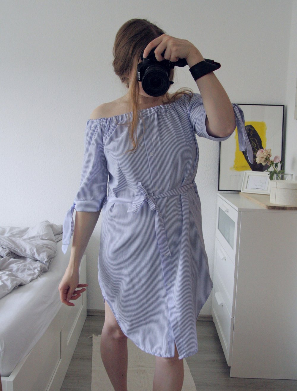 Gestreiftes Hemdkleid Offshoulder