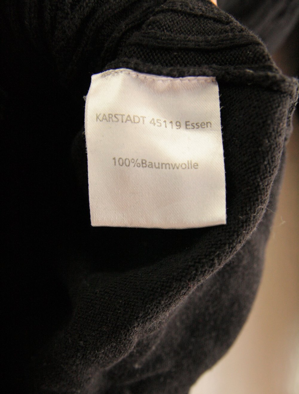 Baulwollpulli V-Ausschnitt und Zopfstrickmuster
