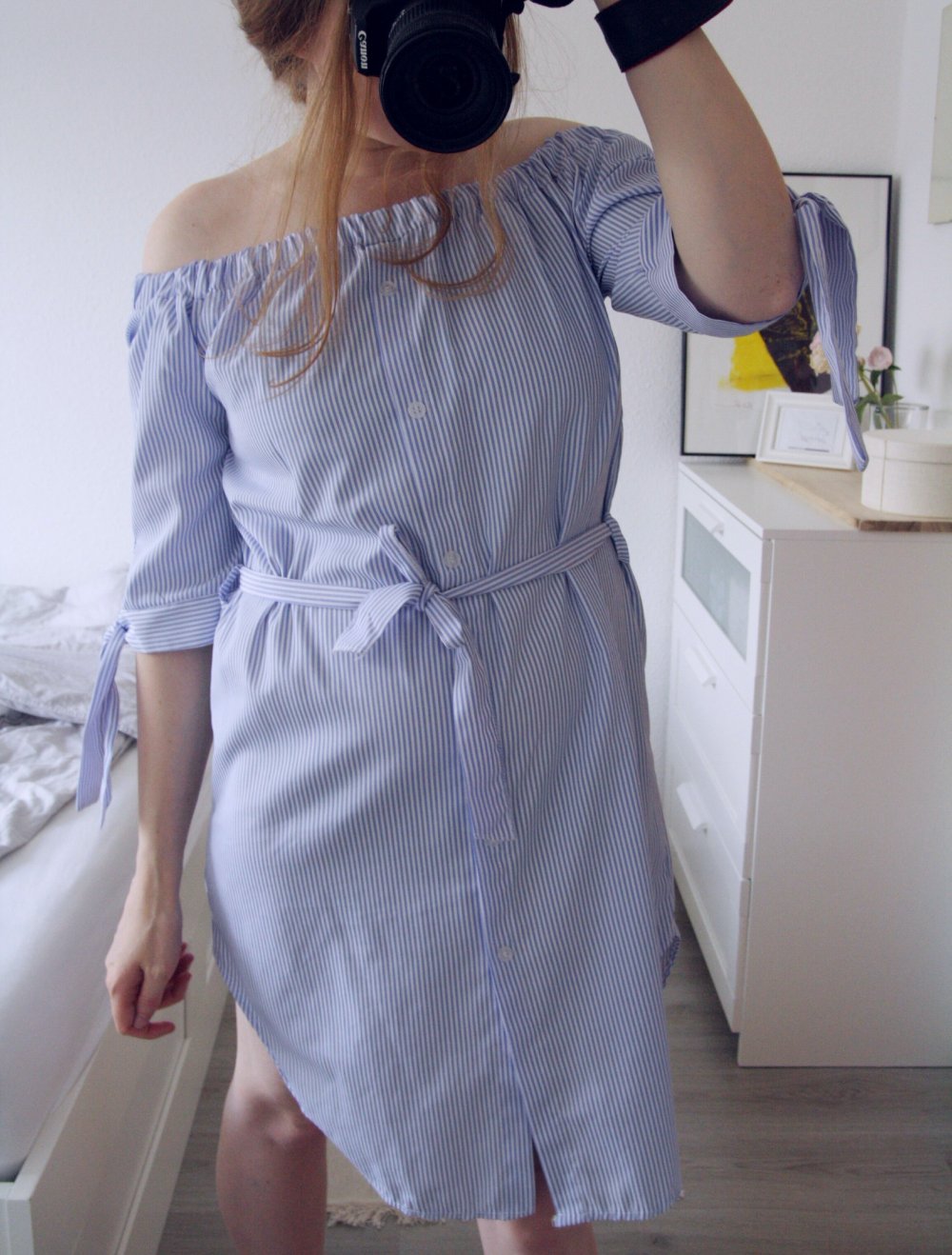 Gestreiftes Hemdkleid Offshoulder