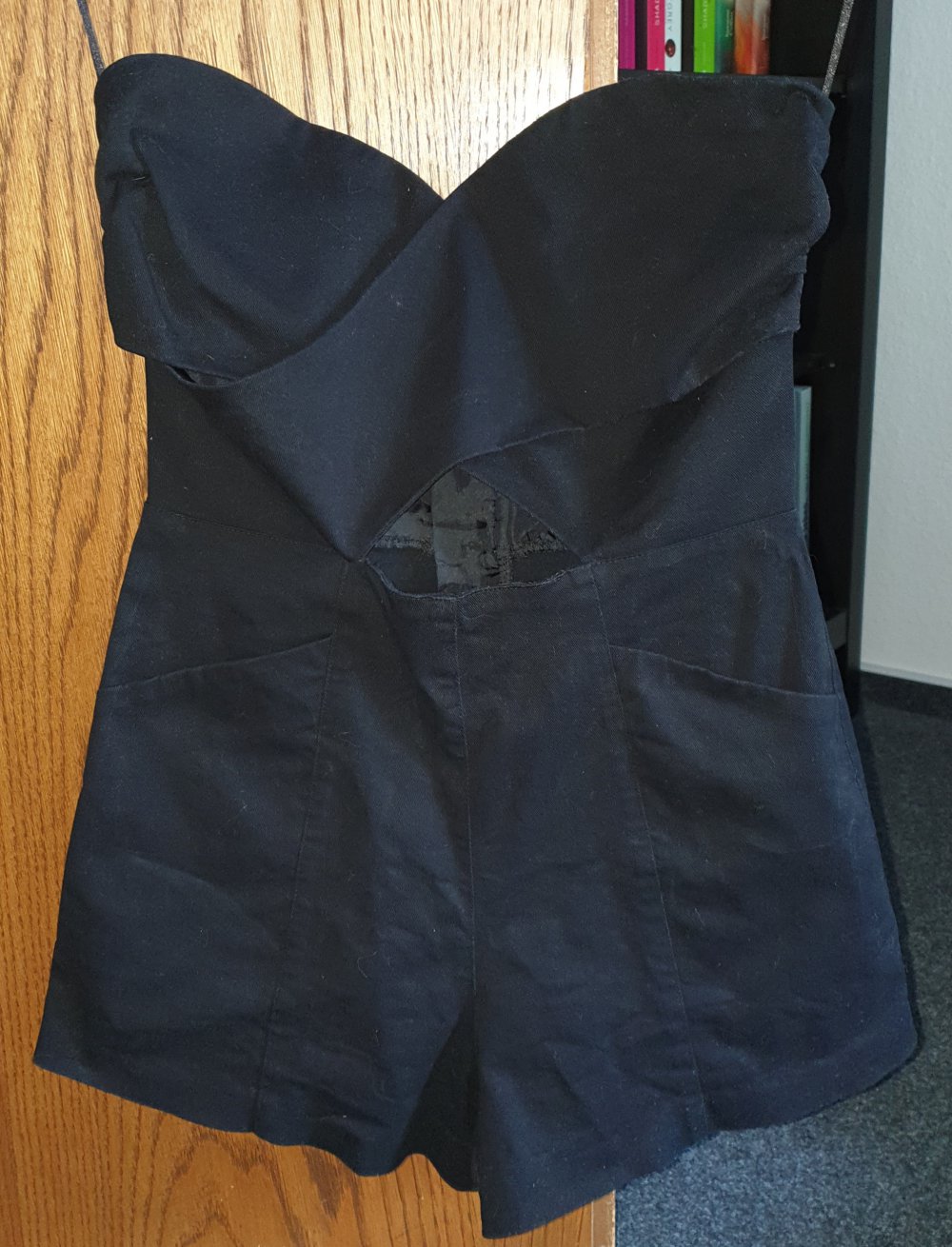 Schwarzer Jumpsuit 