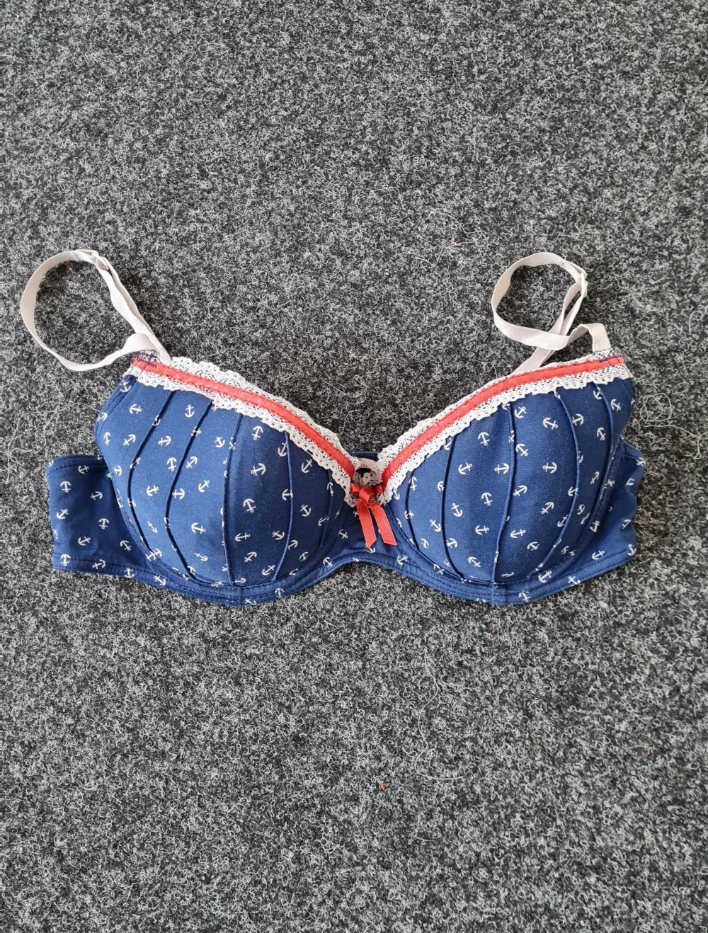 Blauer BH mit Ankerprint
