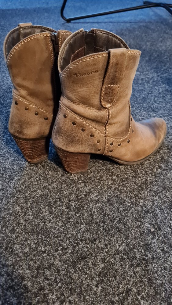Braune Stiefelette Tamaris