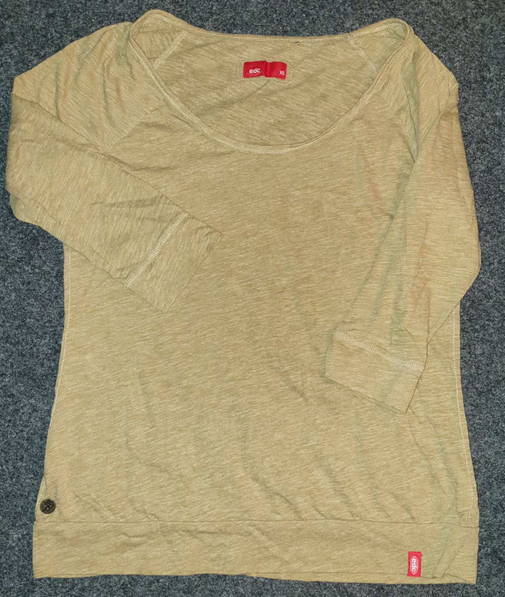 Olivfarbenes Shirt von edc