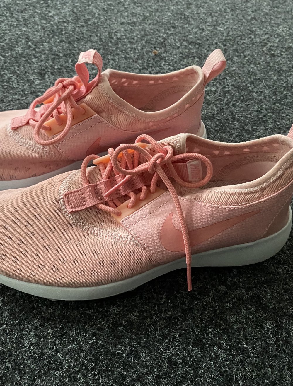 Nike Sneaker pink