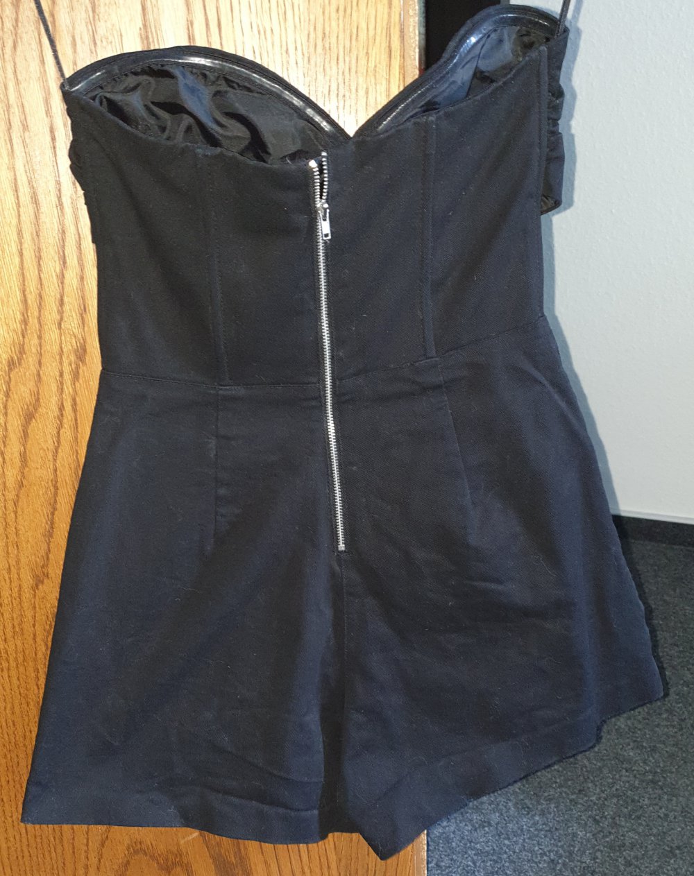 Schwarzer Jumpsuit 