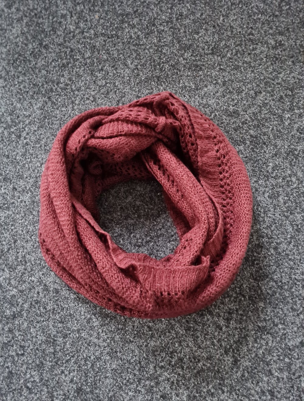 Strickschal Loop bordeaux