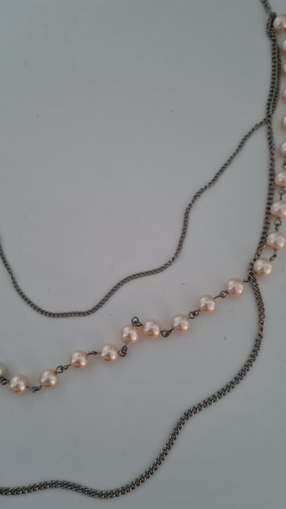 Lange Kette mit rosa Perlen