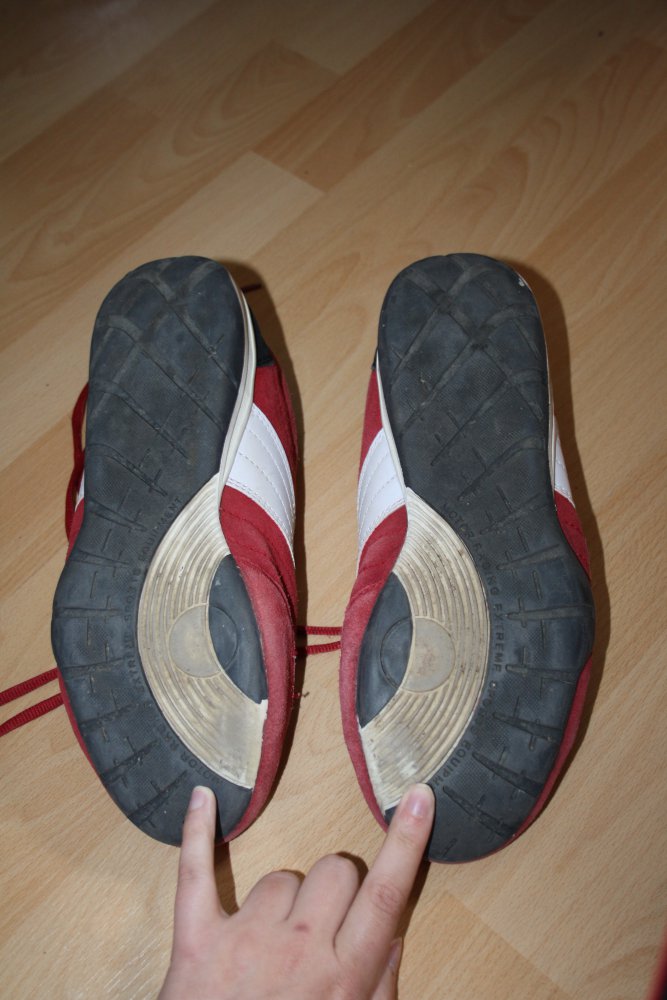 Turnschuhe Sportschuhe Freizeitschuhe rot weiß