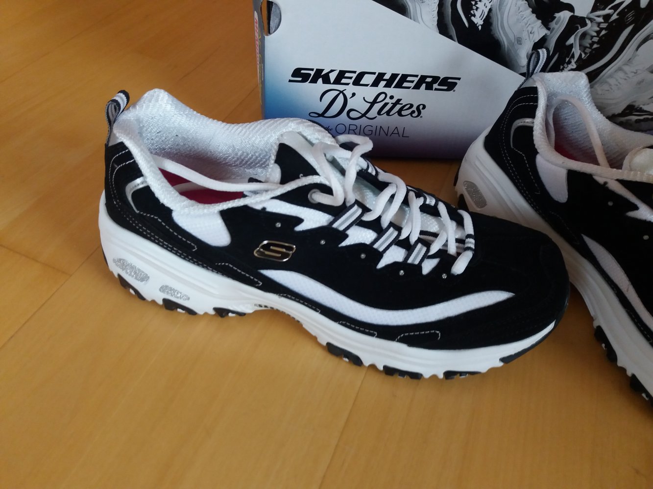 NEU! Skechers D'lites Biggest Fan, Gr. 42