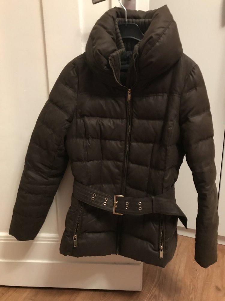 Dunkelbraune Daunenjacke von Zara