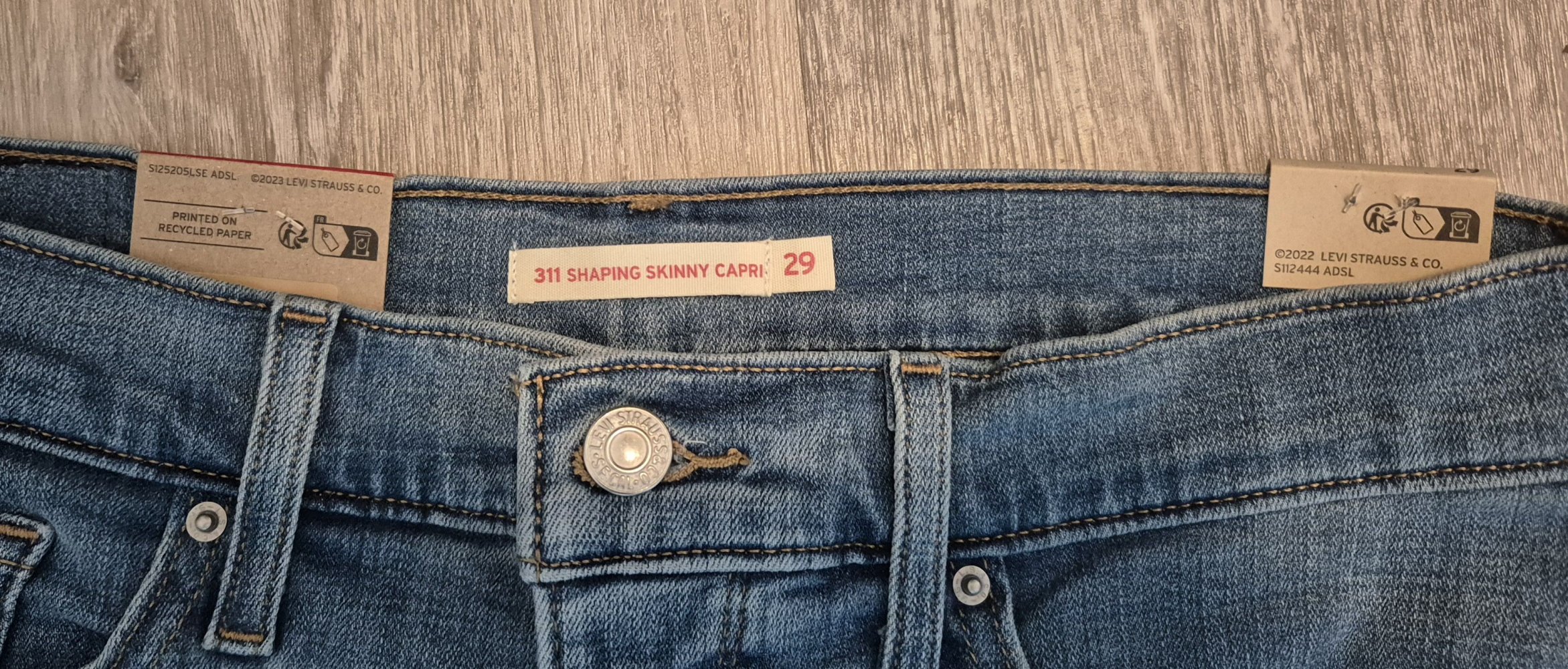 Damen Levi's 311™ Shaping Skinny Capri Jeans Gr. 29 W blau (NEU) Hose 5-Pocket