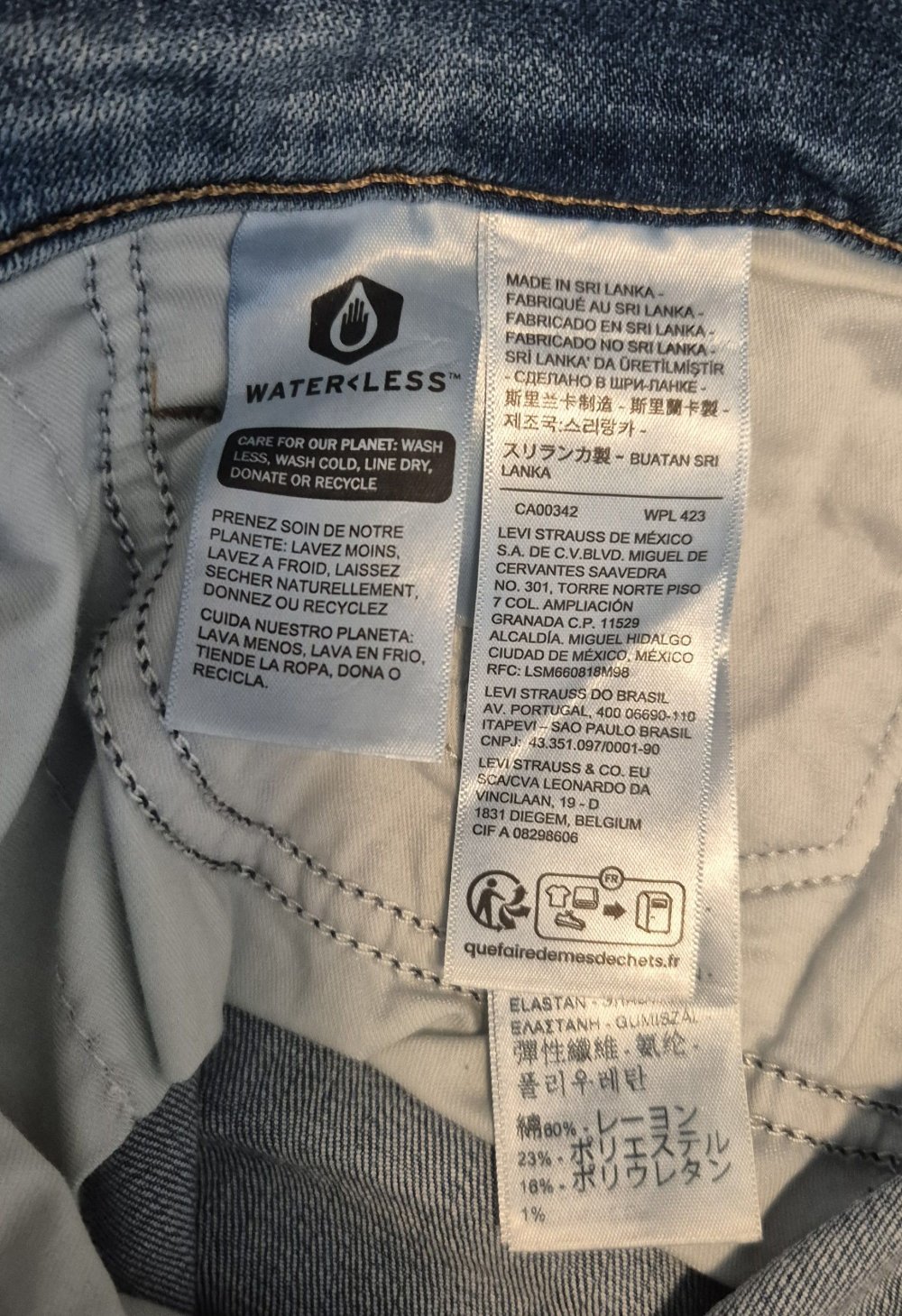 Damen Levi's 311™ Shaping Skinny Capri Jeans Gr. 29 W blau (NEU) Hose 5-Pocket