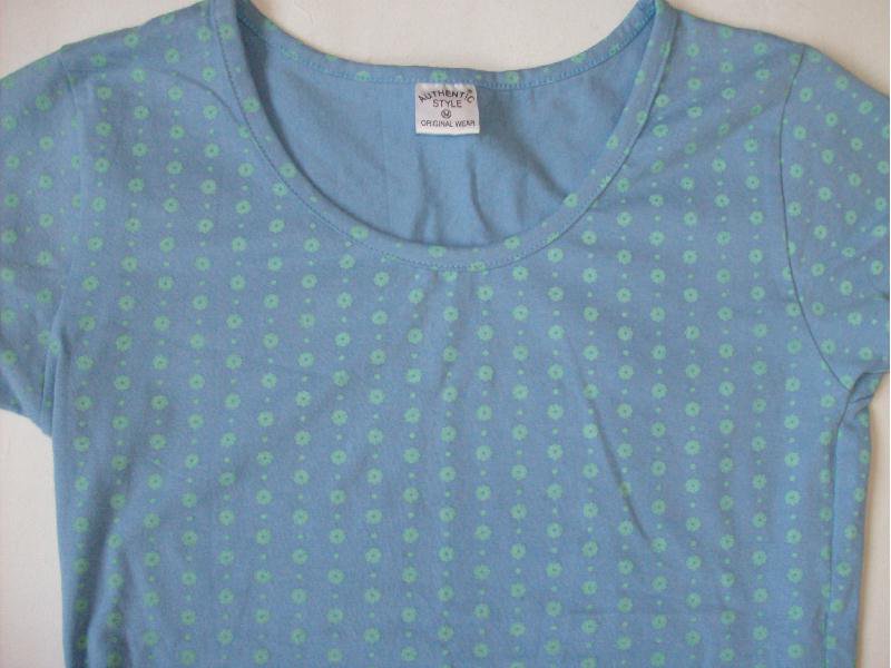 neu schön Damen Shirt T-Shirt Oberteil blau Blümchendruck, 36/38,eng geschnitten