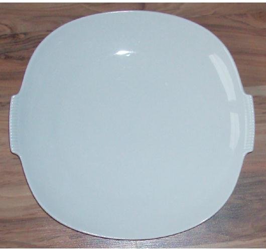 groß Servierteller in weiß mit 2 Griffen von alka Kunst Alboth & Kaiser Bavaria, Tellerdurchmesser: 30 cm an der Griffseite x 28 cm