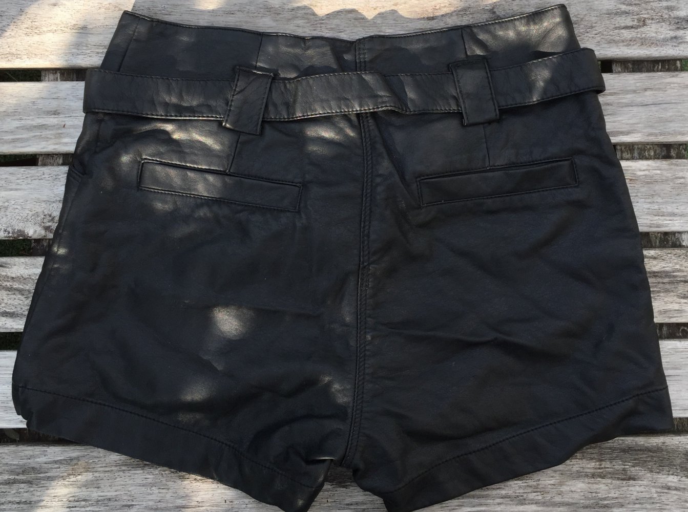 NEU: H&M Kunstleder HOTPANTS Shorts Gr. 40