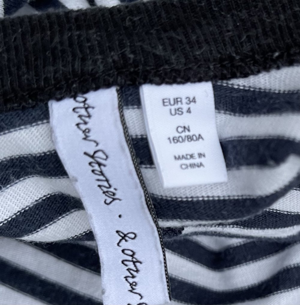 &OTHER STORIES Shirt mit Rückendekolleté Gr. 34